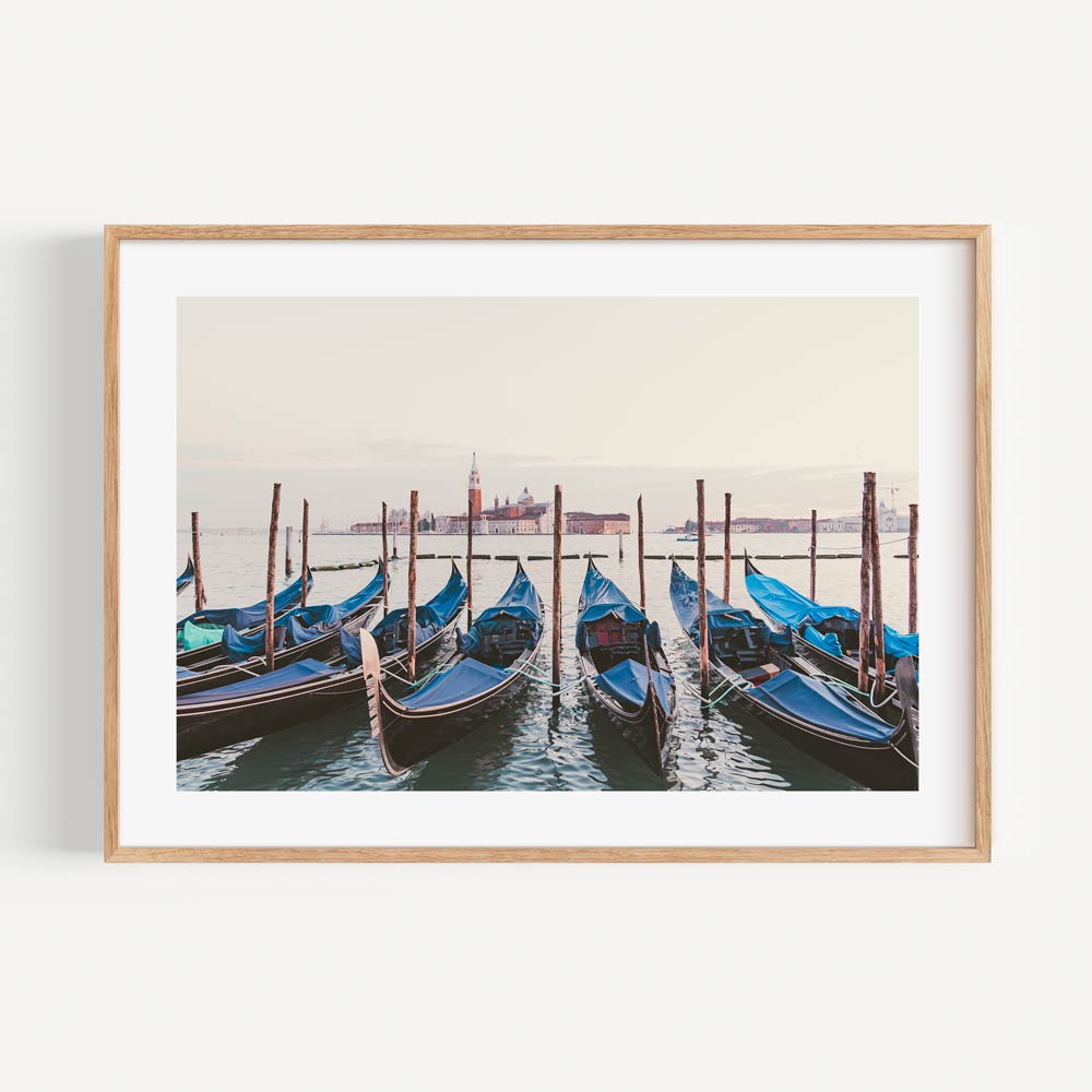Bring the allure of Venice to your walls with this stylish canvas print - a must-have for any art gallery.