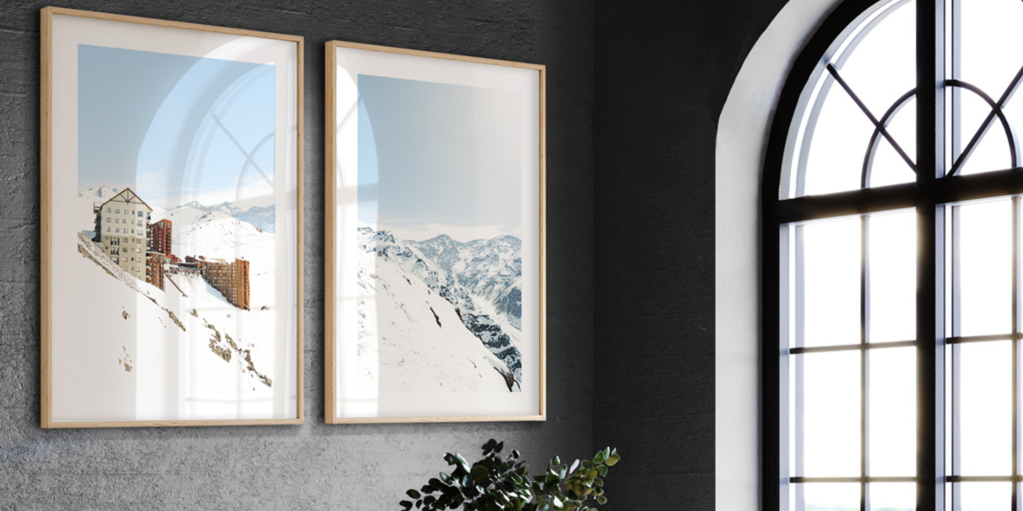 Reflective vs. Non-Reflective Frames: Creating the Perfect Interior Scheme for Your Wall Art