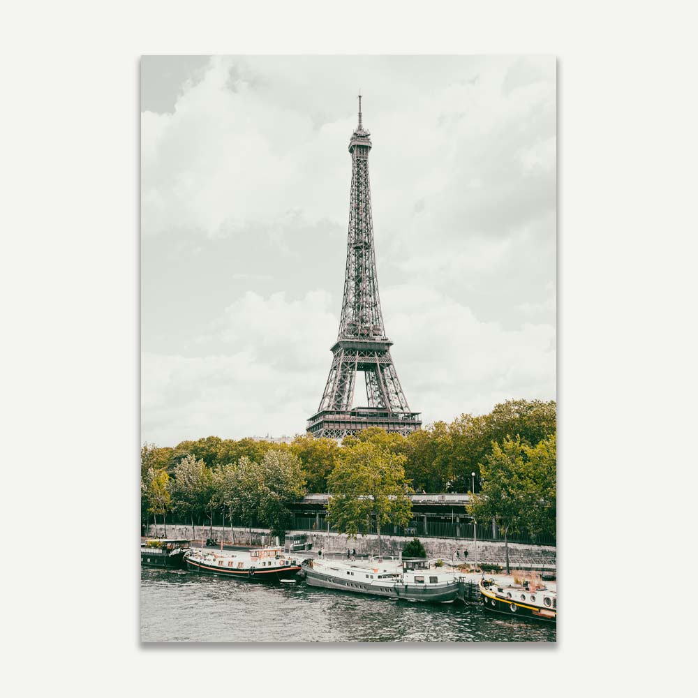 Add Parisian charm to your home decor with this framed photograph of Bir Hakeim, a beautiful reminder of the city's iconic landmarks.