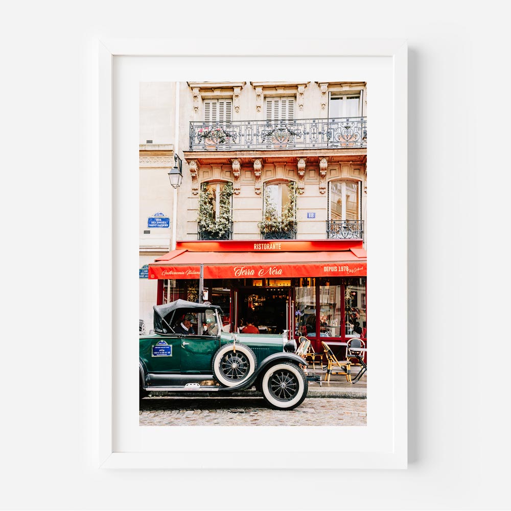 Outdoor seating at the iconic Parisian café, where Emily dines in Emily in Paris.
