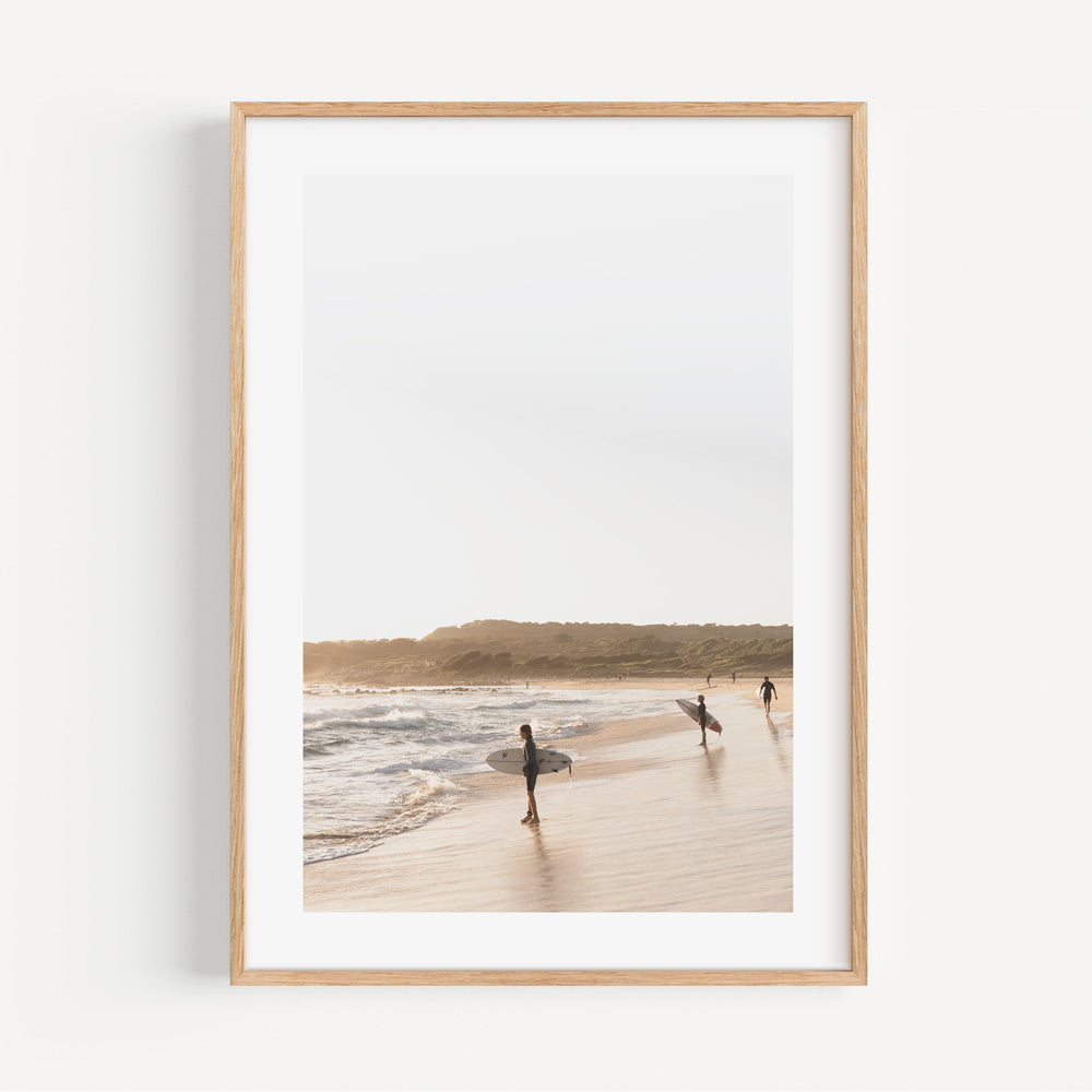 Bring the beach to your walls with our wall artwork capturing surfers at Maroubra Beach. 
